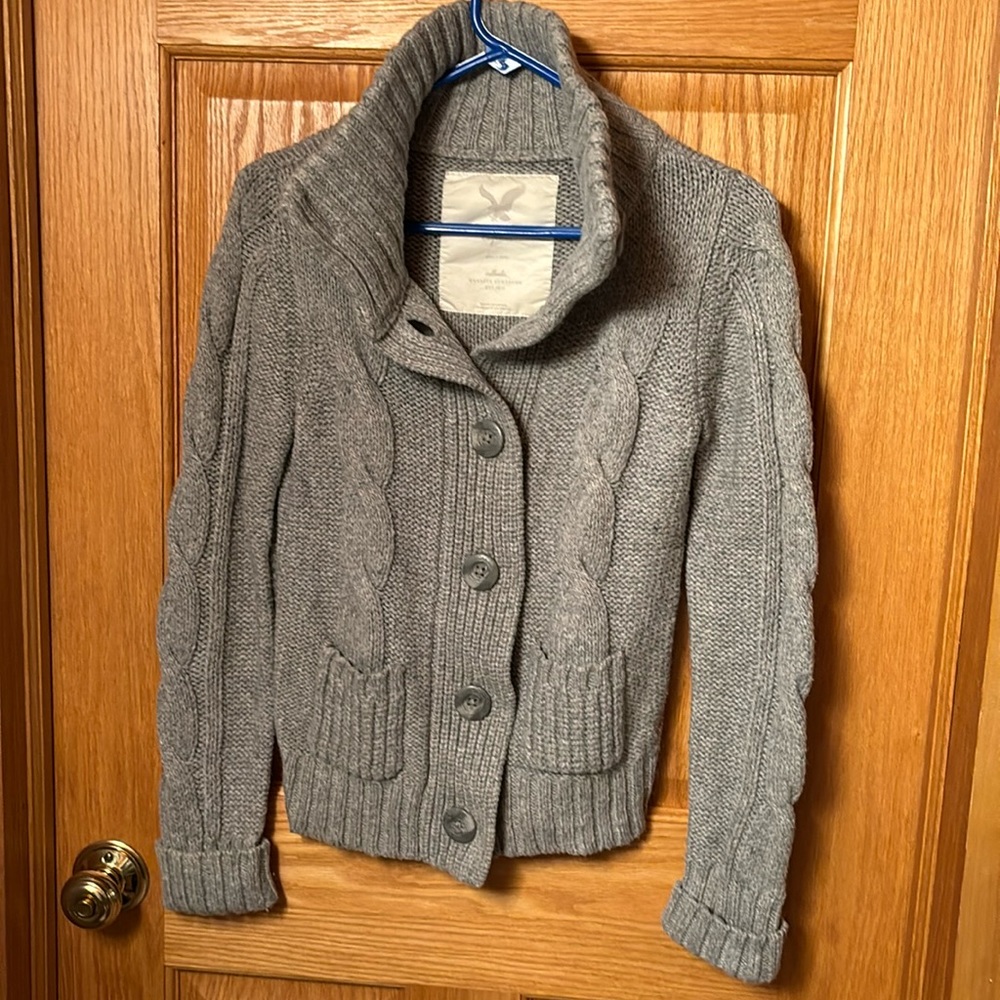 American Eagle grey women’s Chunky Cable Knit Cardigan Sweater size M